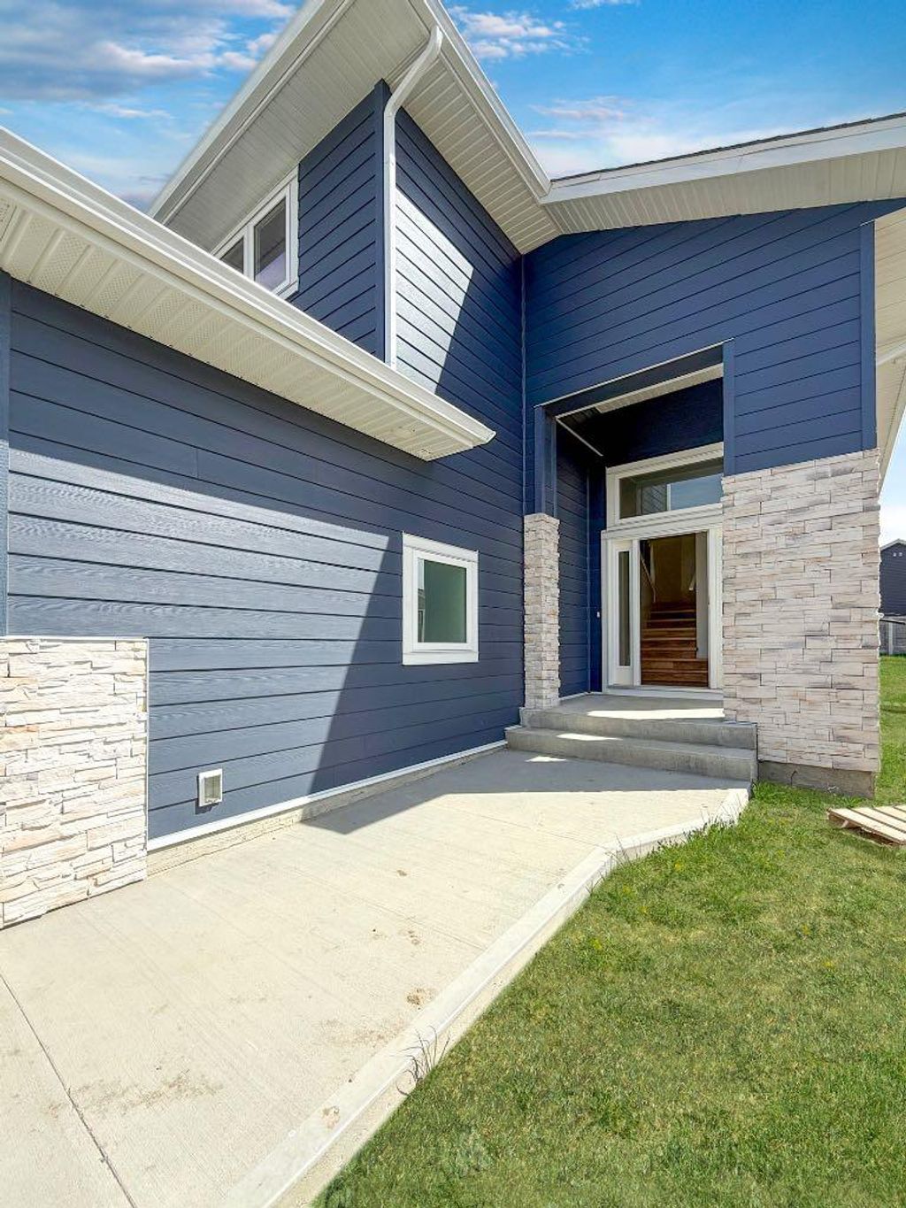 Photo of 236 Greenwood Road, Coalhurst, AB T0L 0V2 (MLS # A2314569)