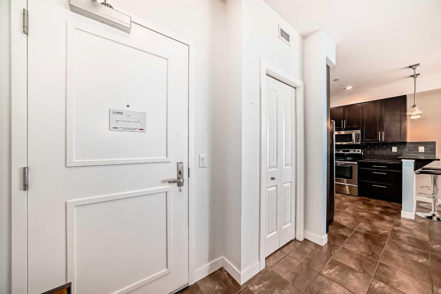 1005B Westmount Drive 216