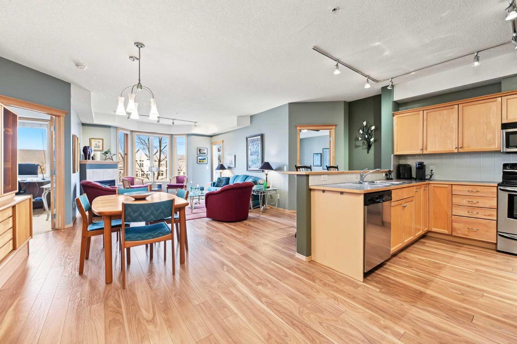 Photo of 15 Everstone Drive SW #330, Calgary, AB T2Y 5B5 (MLS # A2353285)