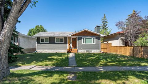 Photo of 3912 40 Avenue NW, Calgary, AB T3A 0W9 (MLS # A2309998)