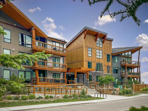 106 Stewart Creek Rise 316 Canmore AB T1W 0N3