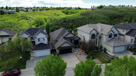Photo of 121 Edgeridge Park NW, Calgary, AB T3A 6B1 (MLS # A2319640)