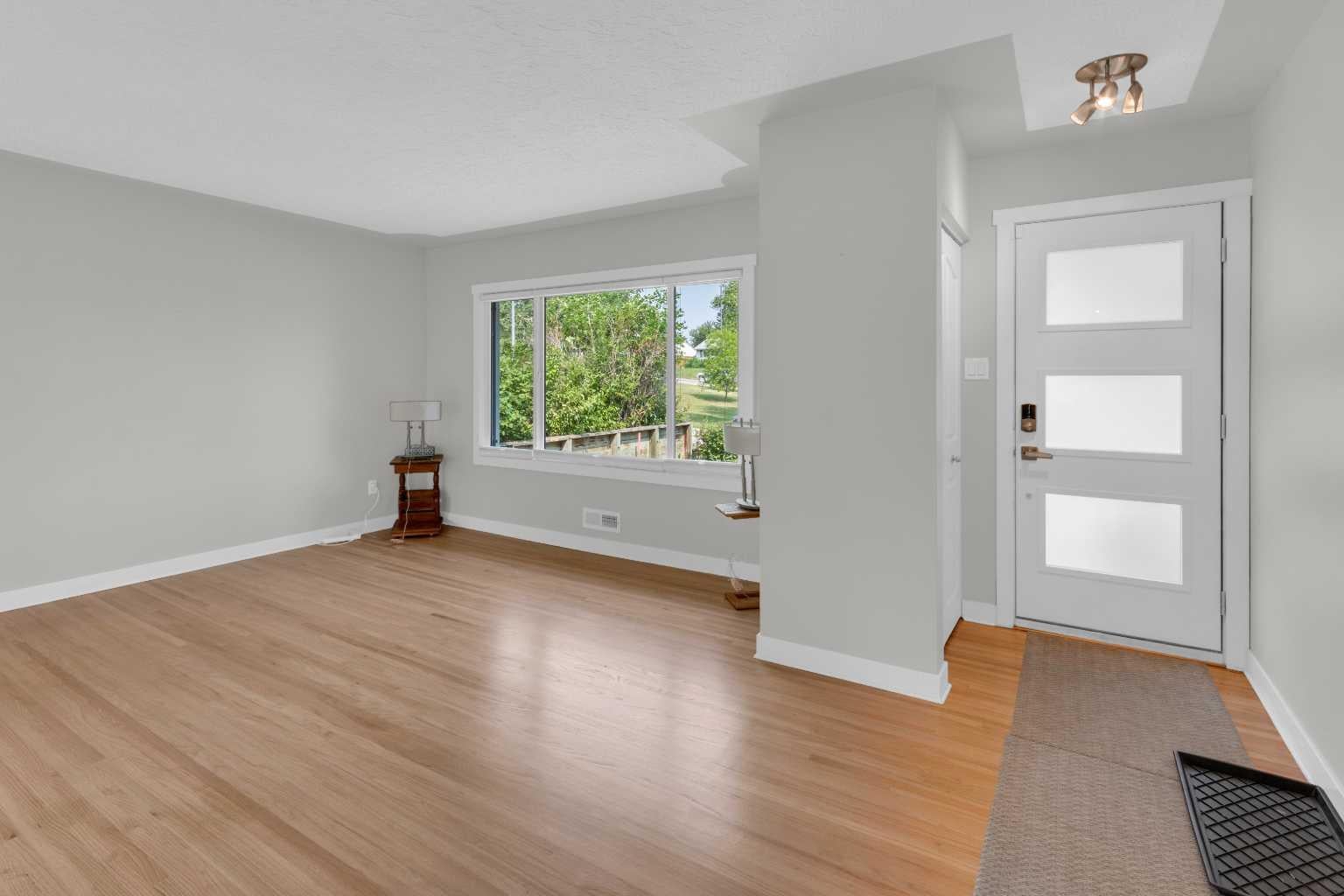 1 Thorncliffe Crescent NW