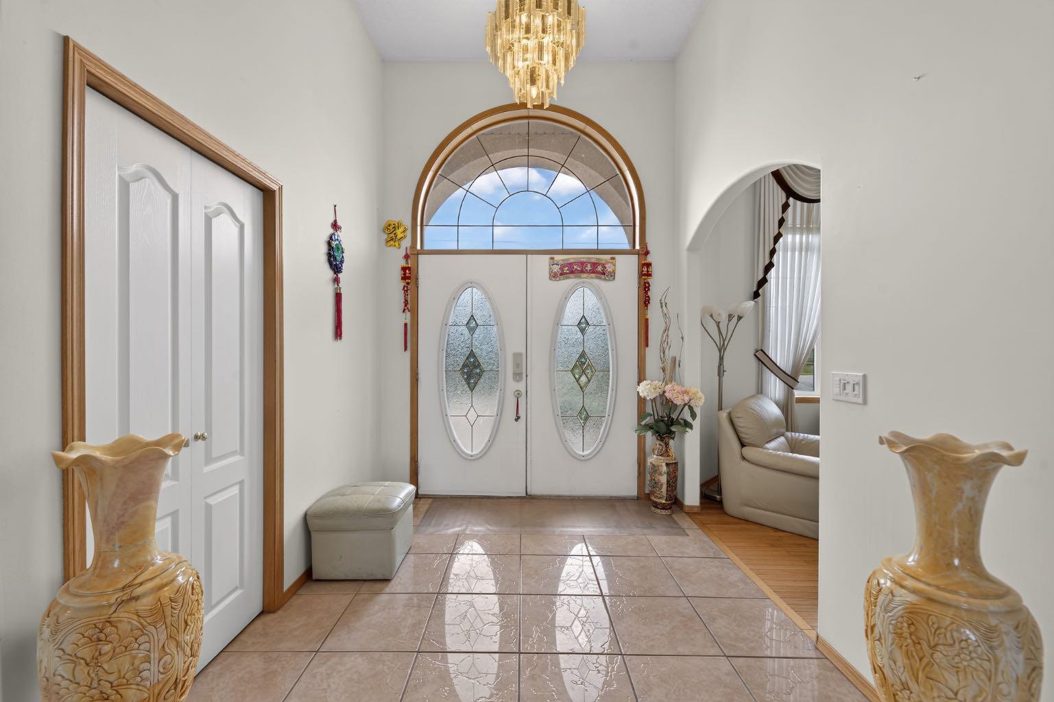 6 Meadow Ridge Bay