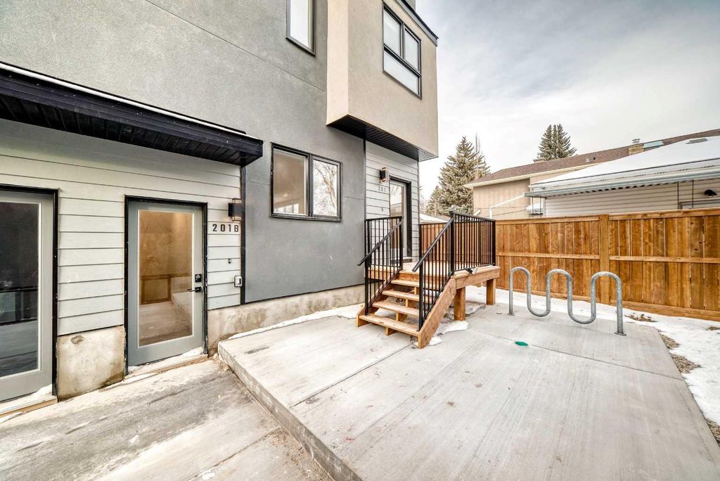 Photo of 1729 31 Street SW, Calgary, AB T3C 1N2 (MLS # A2283066)
