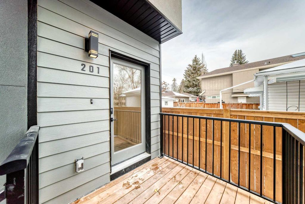 Photo of 1729 31 Street SW, Calgary, AB T3C 1N2 (MLS # A2283066)