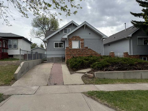 Photo of 727 8 Street S, Lethbridge, AB T1J 2K3 (MLS # A2311303)