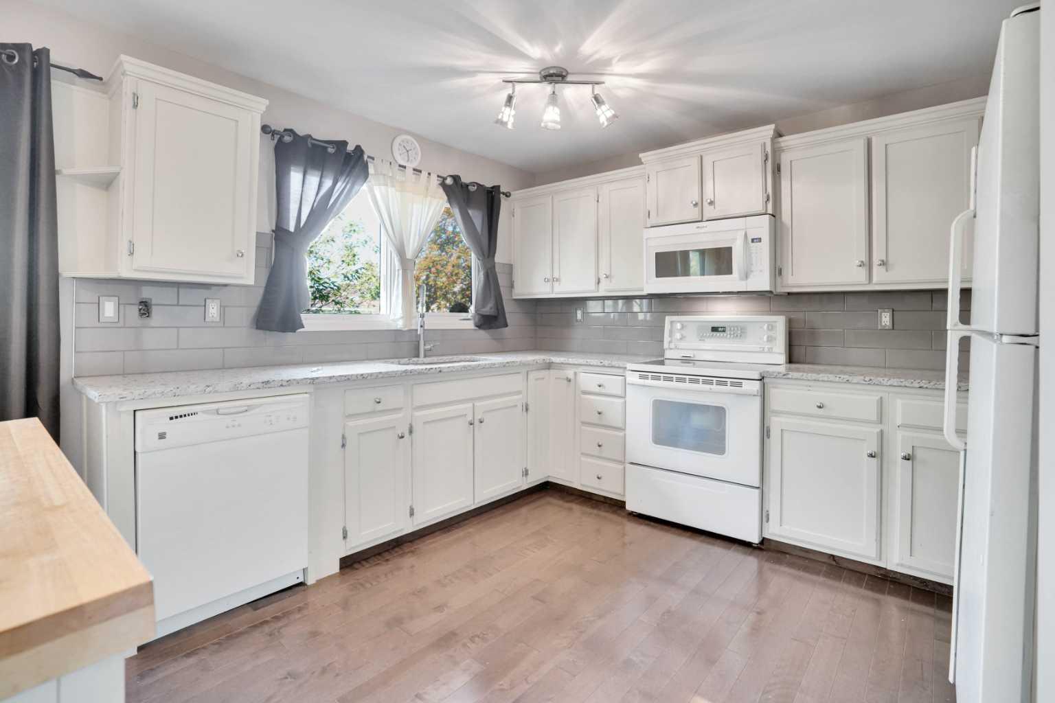 4764 Rundlewood Drive NE