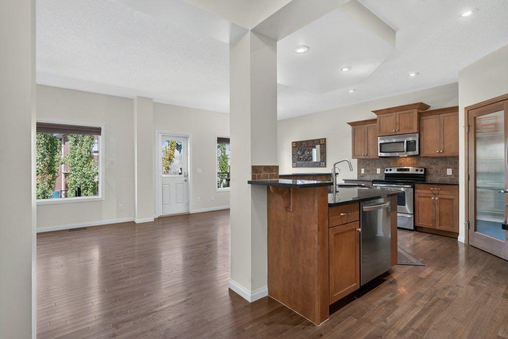 164 ASPENMERE Close