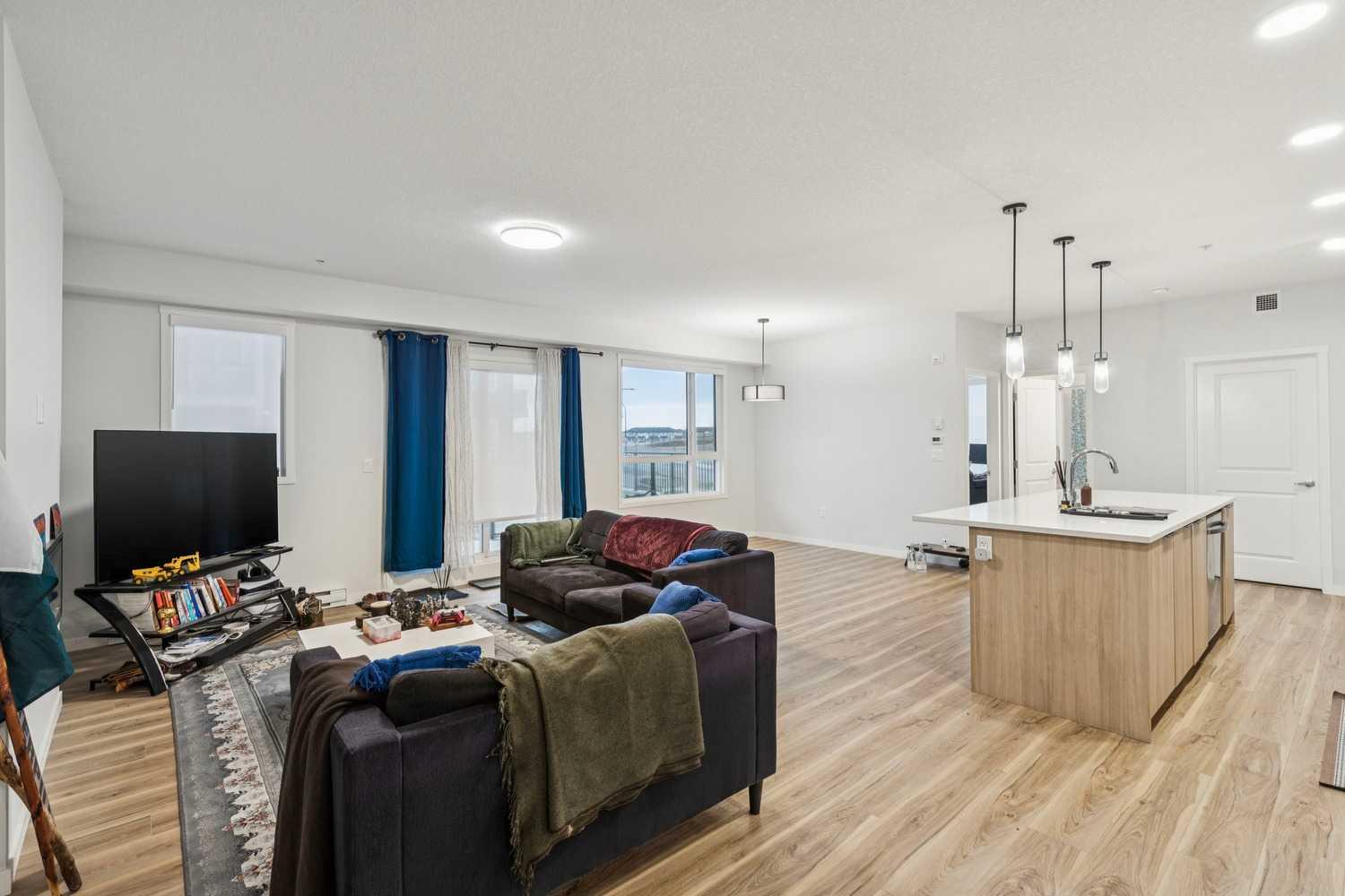 33 Carringham Gate NW 3116