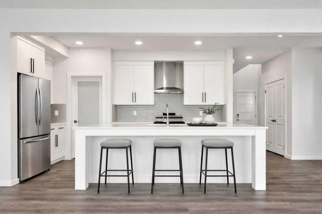 Photo of 8 Heritage Link, Cochrane, AB T4C 2J8 (MLS # A2305621)