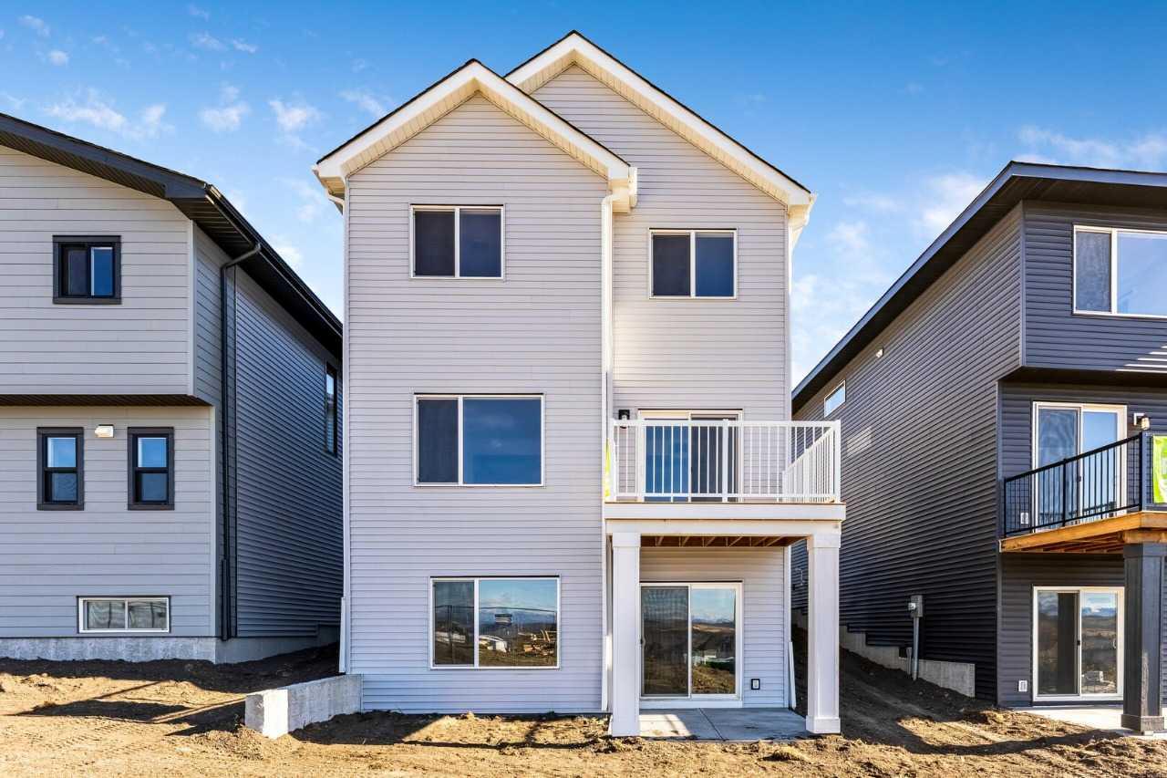 8 Heritage Link