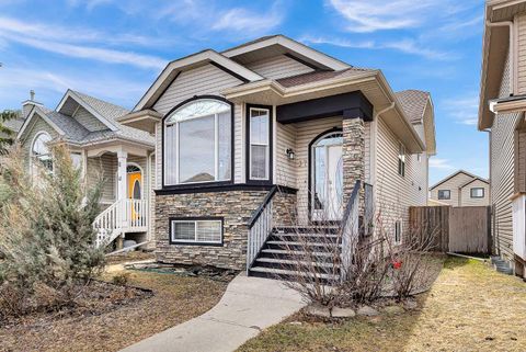 Photo of 37 Chaparral Ridge Link SE, Calgary, AB T2X 3M7 (MLS # A2302031)