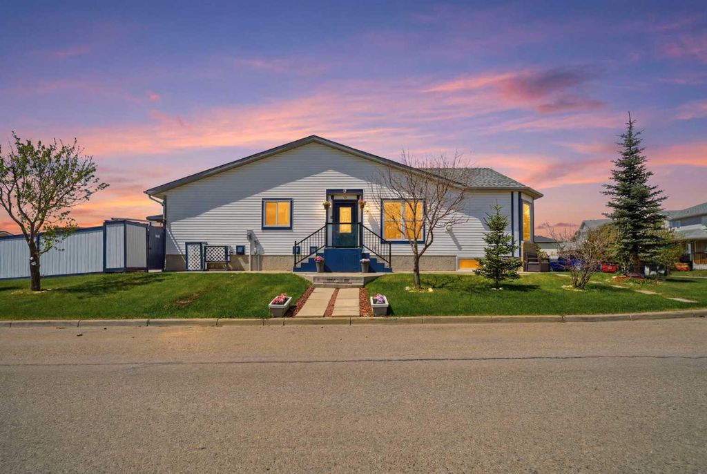 Photo of 55 Ross Place, Crossfield, AB T0M 0S0 (MLS # A2311826)