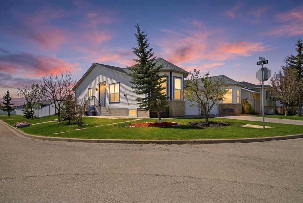 Photo of 55 Ross Place, Crossfield, AB T0M 0S0 (MLS # A2311826)