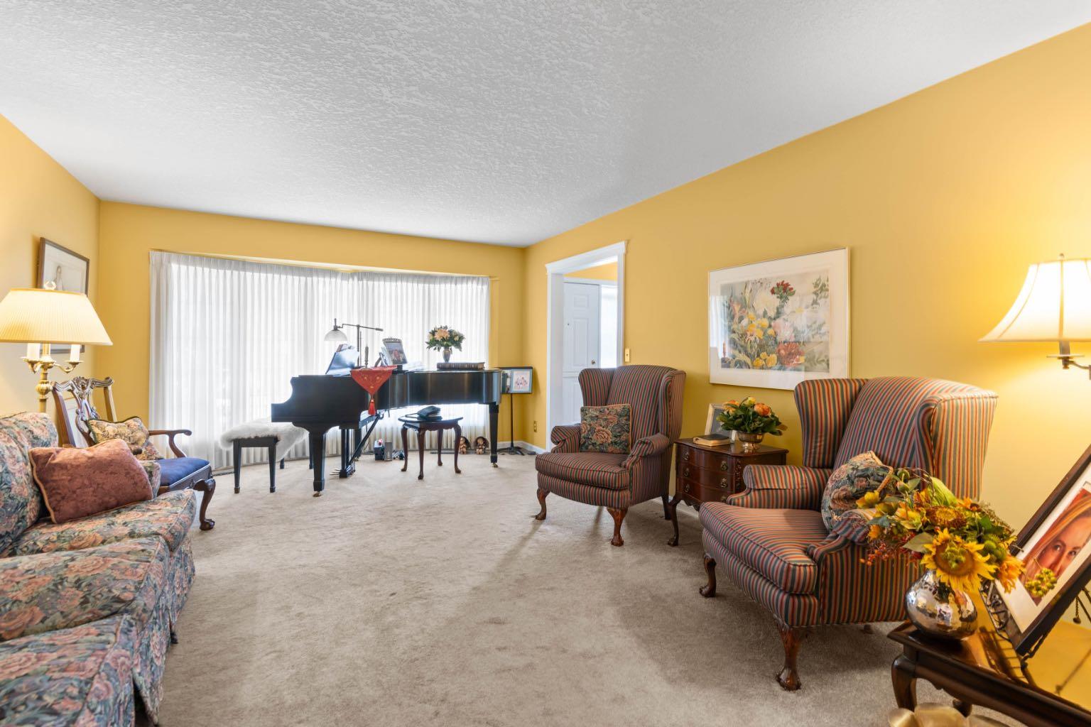 2716 Palliser Drive SW