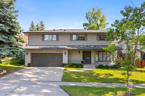Photo of 2716 Palliser Drive SW, Calgary, AB T2V 4G2 (MLS # A2241673) Photo of 2716 Palliser Drive SW, Calgary, AB T2V 4G2 (MLS # A2241673)