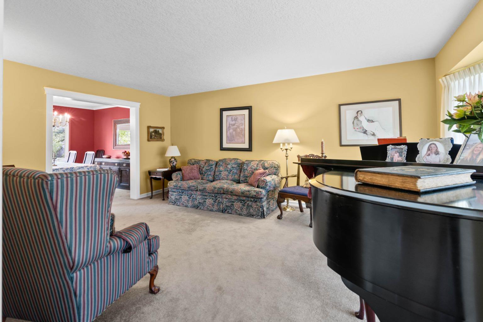 2716 Palliser Drive SW