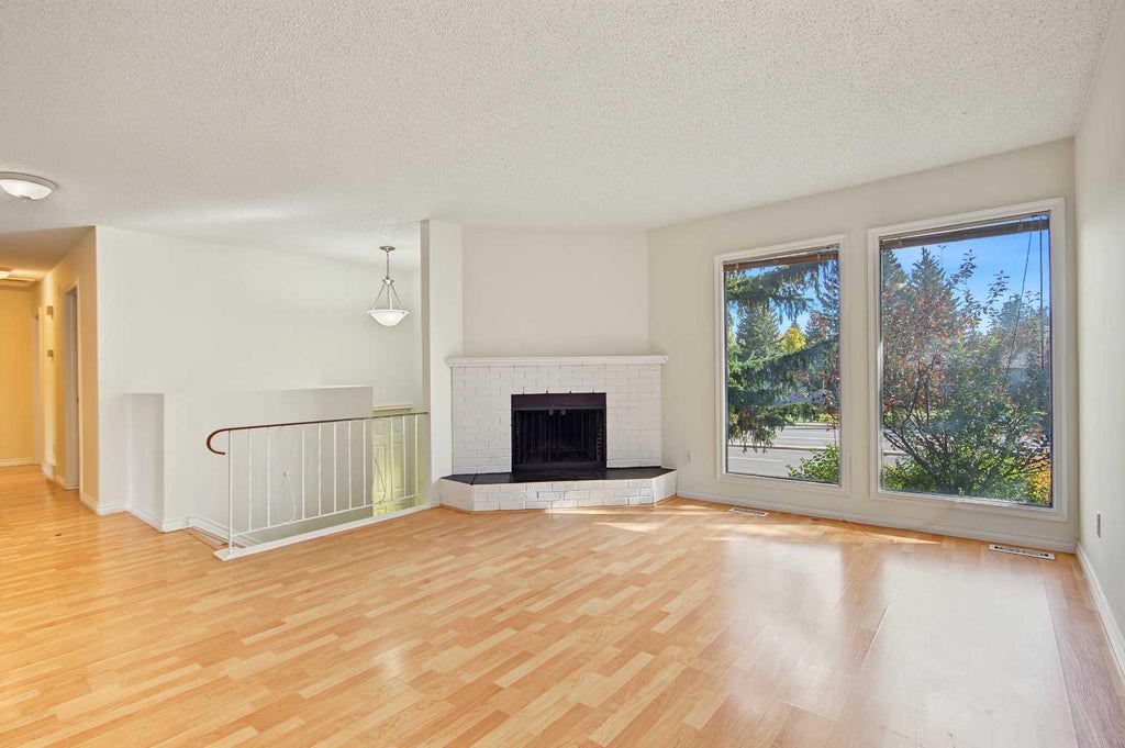 Photo of 9611 24 Street, Calgary, AB T2V 4L2 (MLS # A2348908)