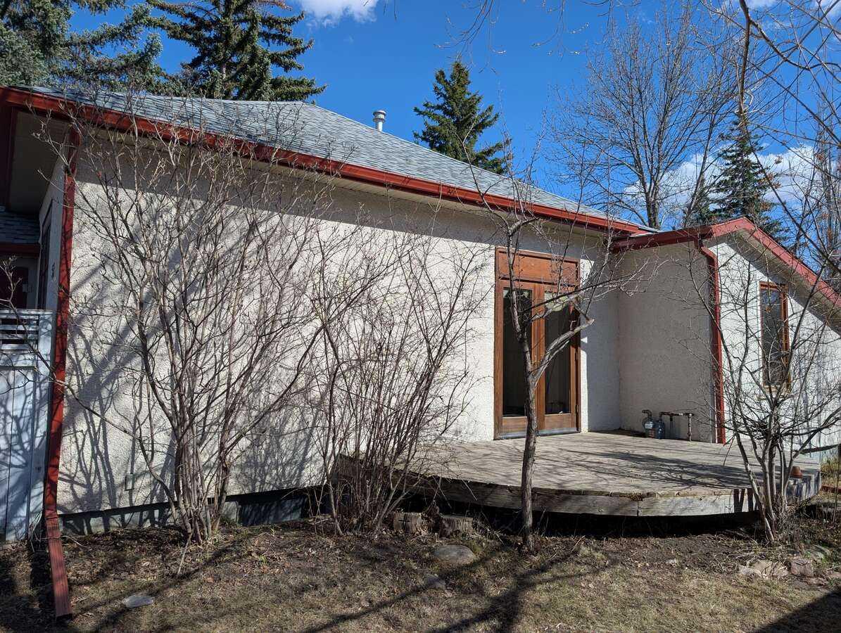 53 Elma Street W