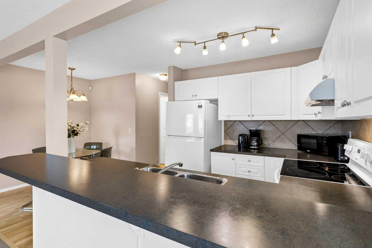 17 Country Village Circle NE