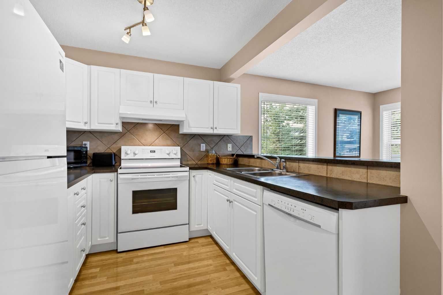 17 Country Village Circle NE