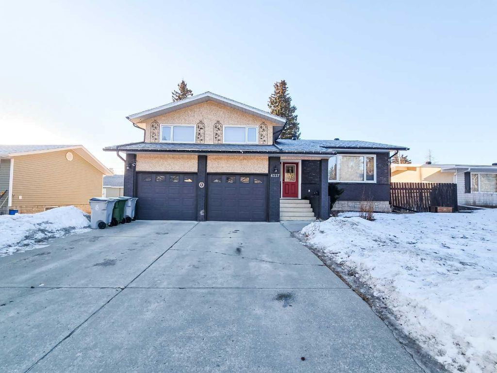 Photo of 4337 10 Avenue, Edson, AB T7E 1B1 (MLS # A2292422)