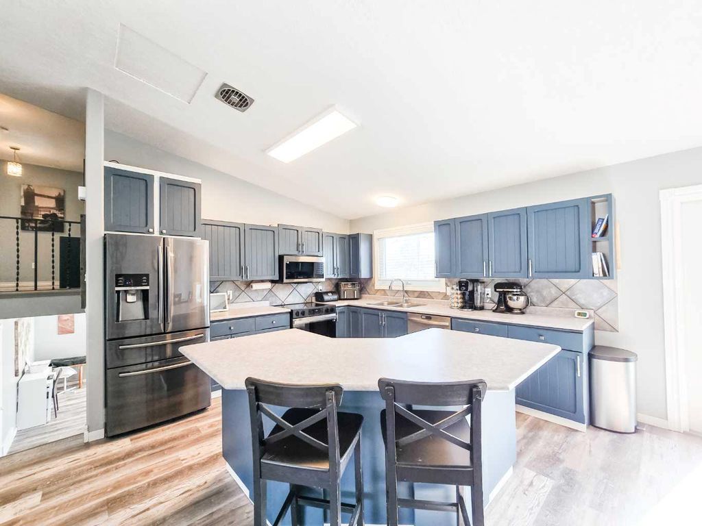 Photo of 4337 10 Avenue, Edson, AB T7E 1B1 (MLS # A2292422)