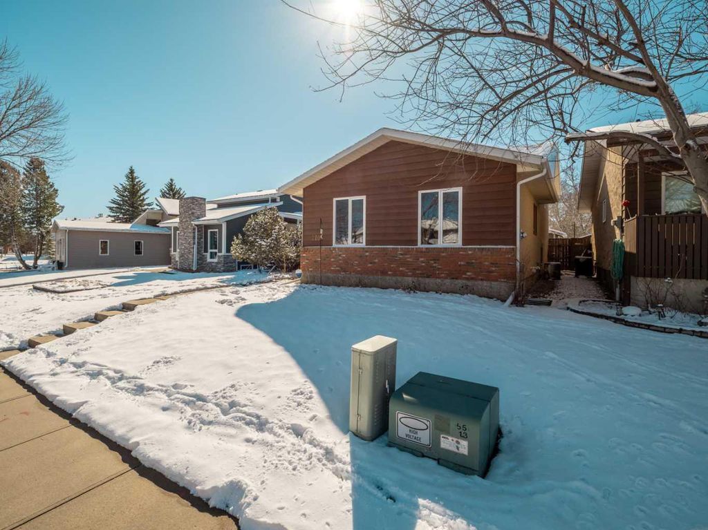 Photo of 210 Jerry Potts Boulevard W, Lethbridge, AB T1K 6H1 (MLS # A2291548)