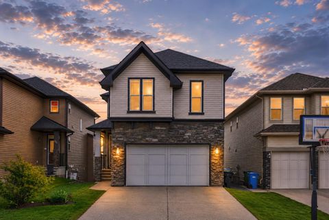 Photo of 60 Tremblant Terrace SW, Calgary, AB T3H 0B9 (MLS # A2322341)
