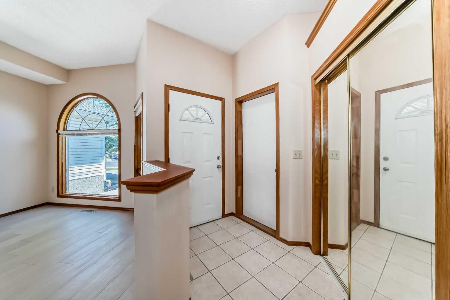 247 SHAWINIGAN Drive SW