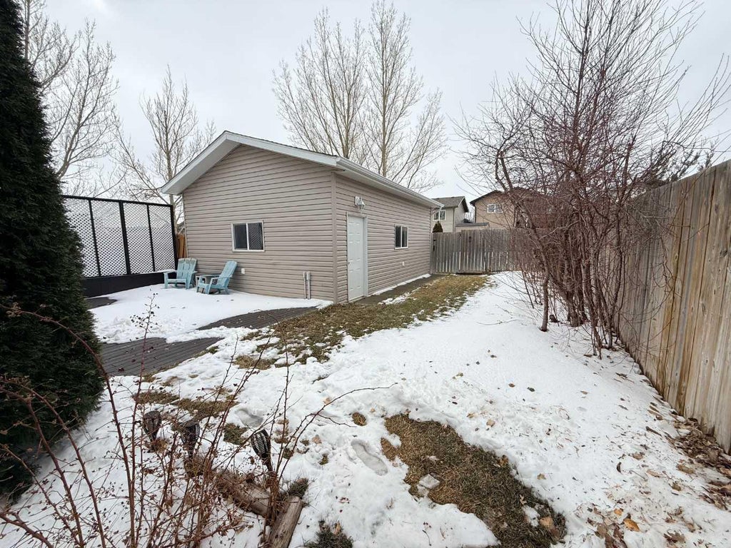 Photo of 300 Tartan Circle W, Lethbridge, AB T1J 0Z1 (MLS # A2351231)