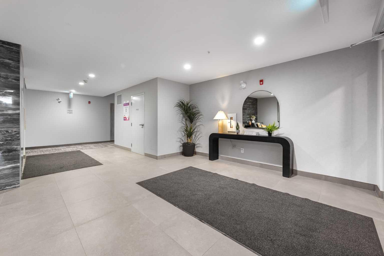 150 Shawnee Square SW 105