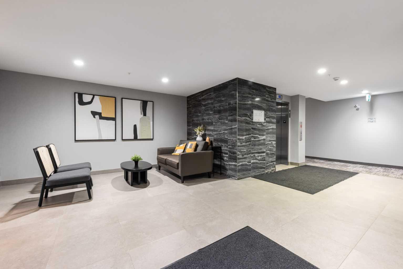 150 Shawnee Square SW 105