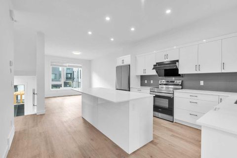 85 Sage Hill Heights NW 404 Calgary AB T3R 2E5