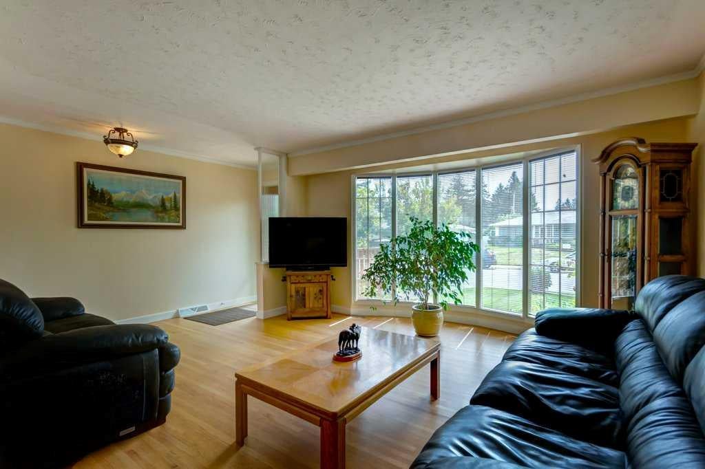 48 Hillary Crescent SW