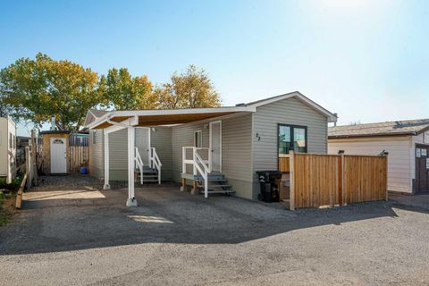 2106 50 Street SE 23 Calgary AB T2B 1M7