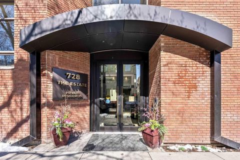 Photo of 728 13 Avenue SW #720, Calgary, AB T2R 0K9 (MLS # A2305366)