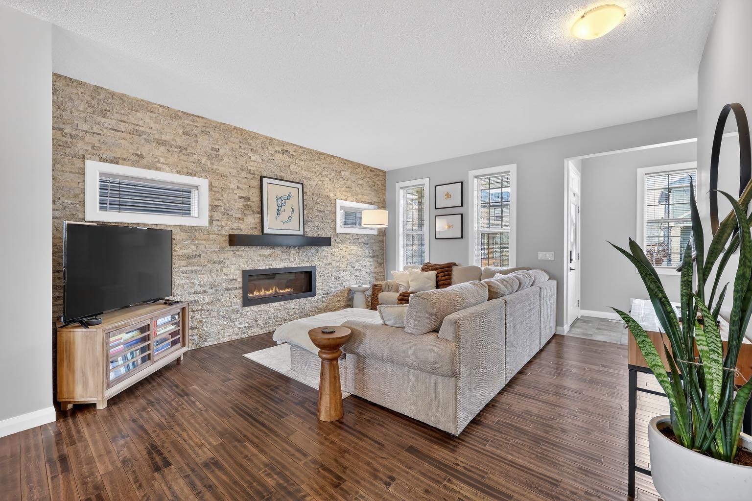 62 Ravenswynd Rise SE