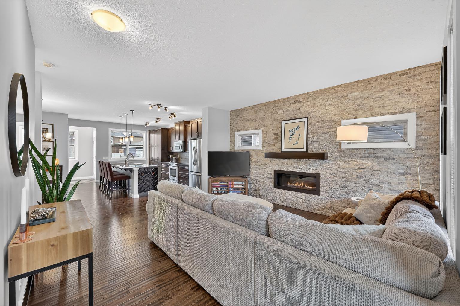 62 Ravenswynd Rise SE