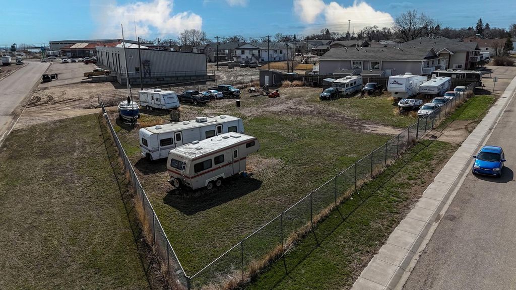 Photo of 124 &amp; 128 5 Street NE, Redcliff, AB T0J 2P0 (MLS # A2300884)