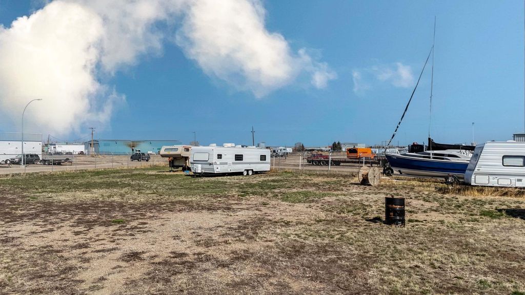 Photo of 124 &amp; 128 5 Street NE, Redcliff, AB T0J 2P0 (MLS # A2300884)