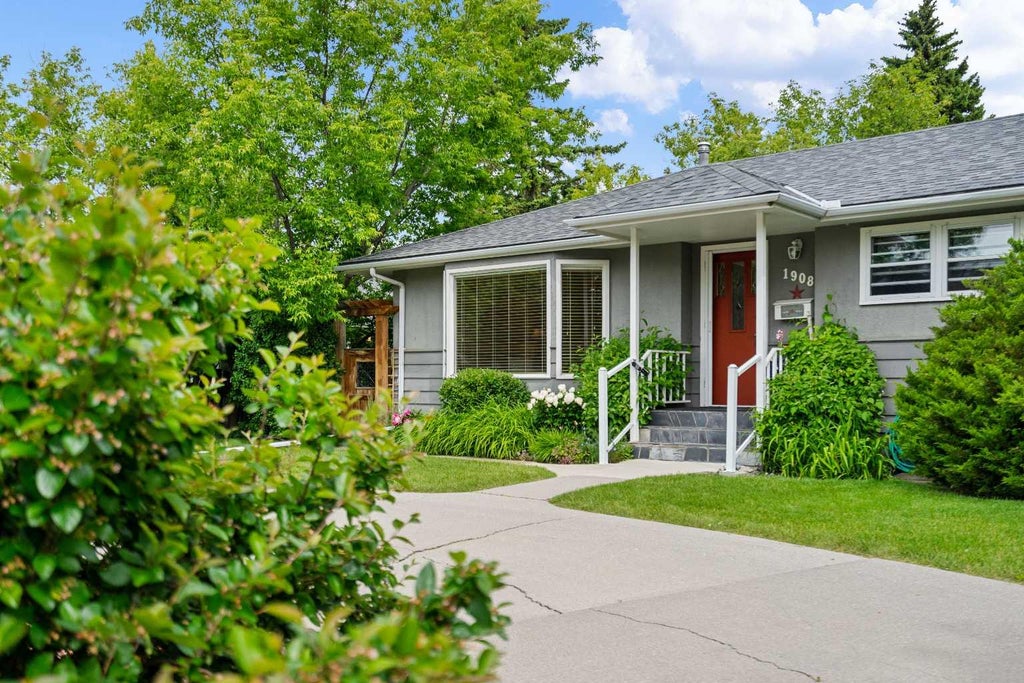 Photo of 1908 Green Ridge Road SW, Calgary, AB T3E 4B1 (MLS # A2324821)
