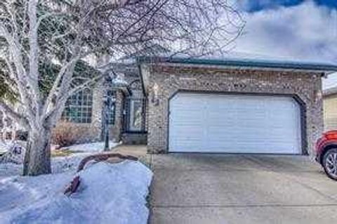 Photo of 43 Valley Ridge Green NW, Calgary, AB T3B 5L4 (MLS # A2304468)
