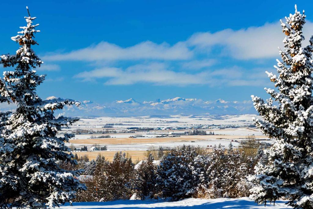 Photo of 57 Uplands Ridge SW, Rural Rocky View County, AB T3Z 3N5 (MLS # A2308624)