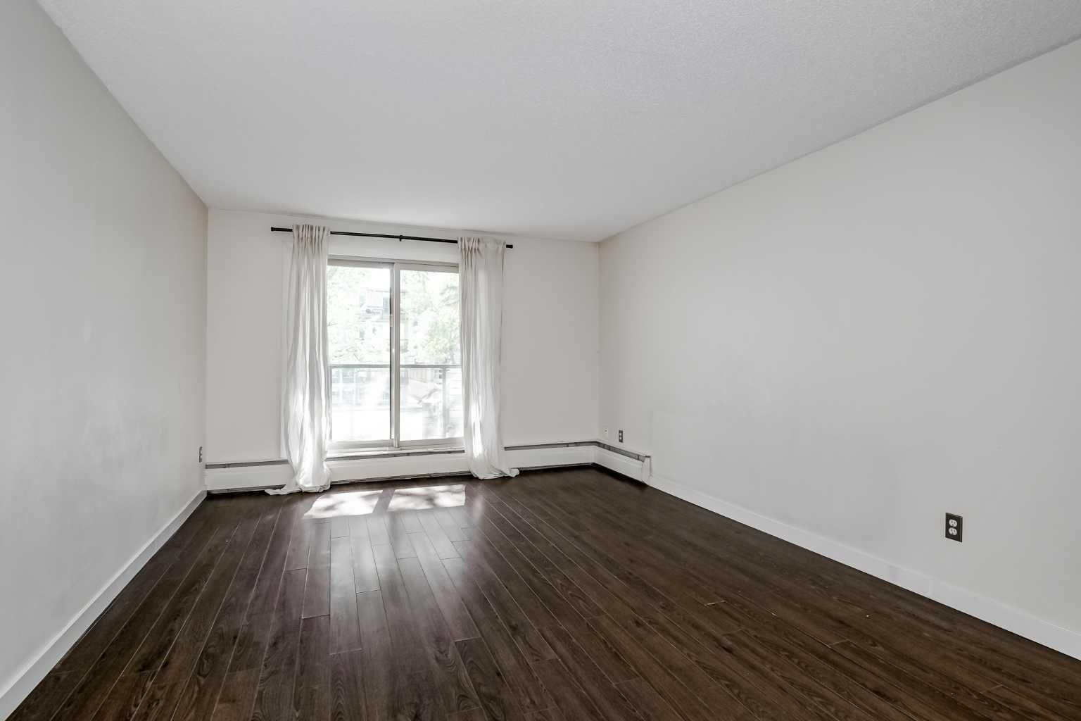130 25 Avenue SW 208