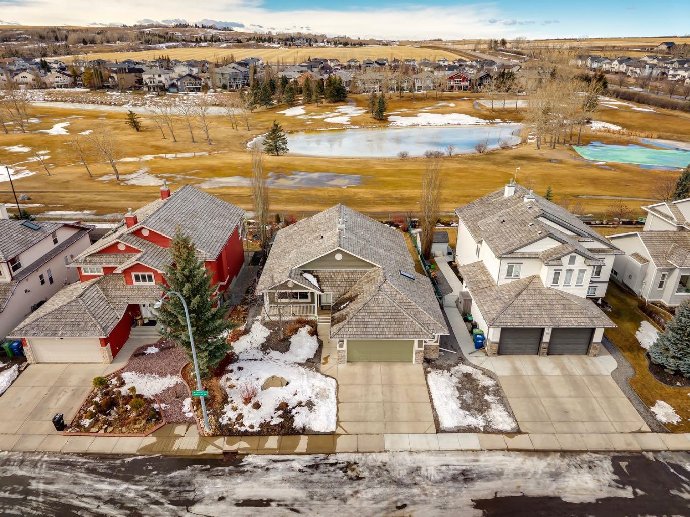 657 Woodside Court NW