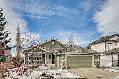 657 Woodside Court NW Airdrie AB T4B 2W2