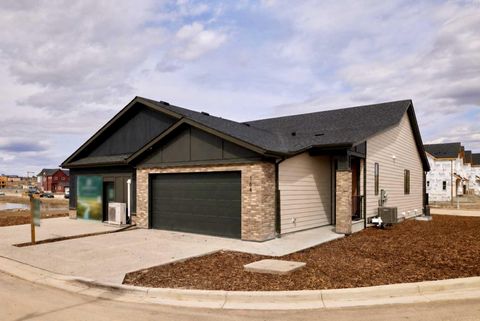 Photo of 164 Juniper Ridge Crescent, AB T3T 0G2 (MLS # A2313611)