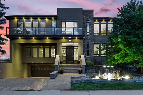 2216 8 Street NE Calgary AB T2E 4H6